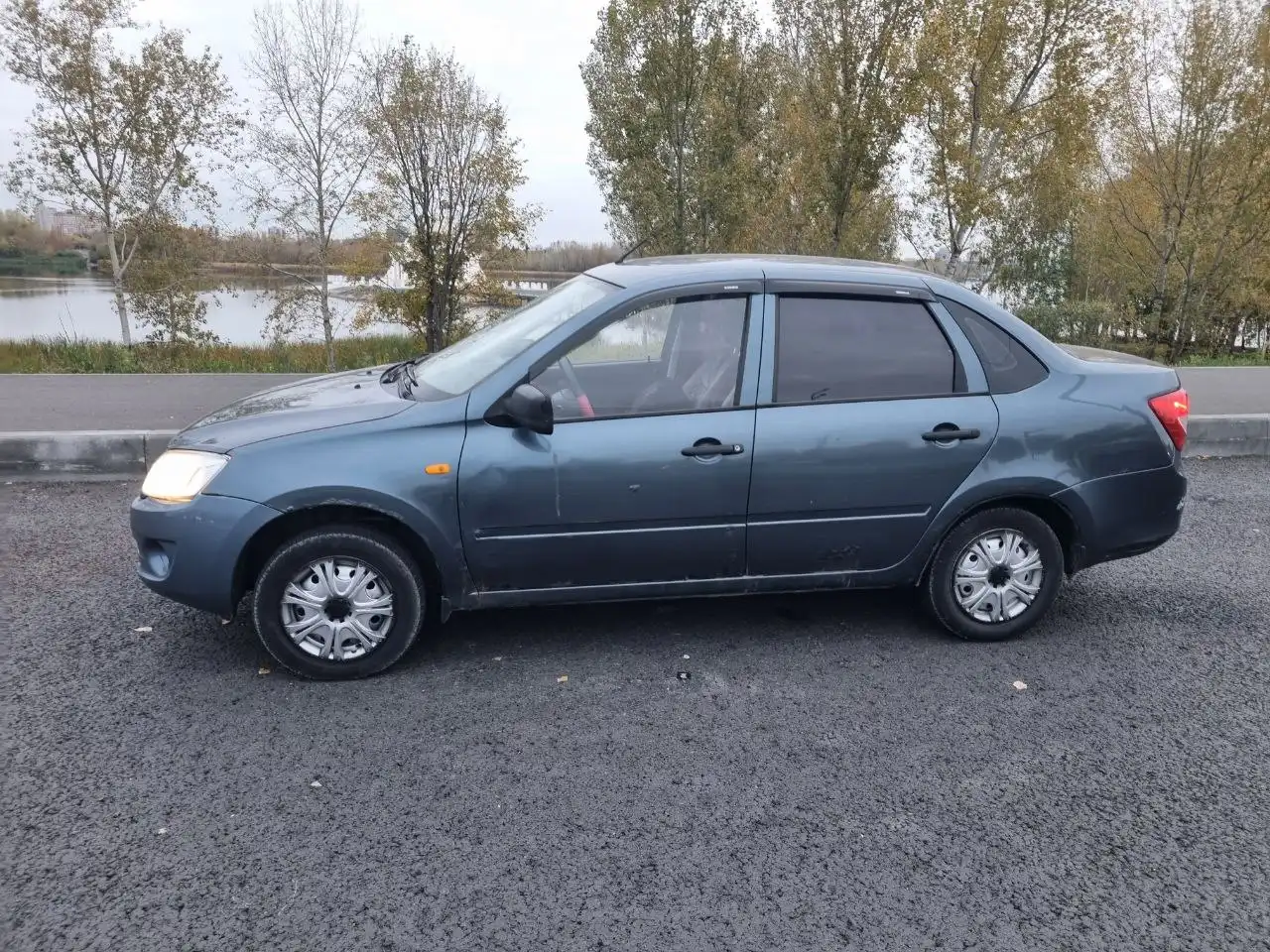 Продажа автомобиля Эур 2013 года с двумя ESP