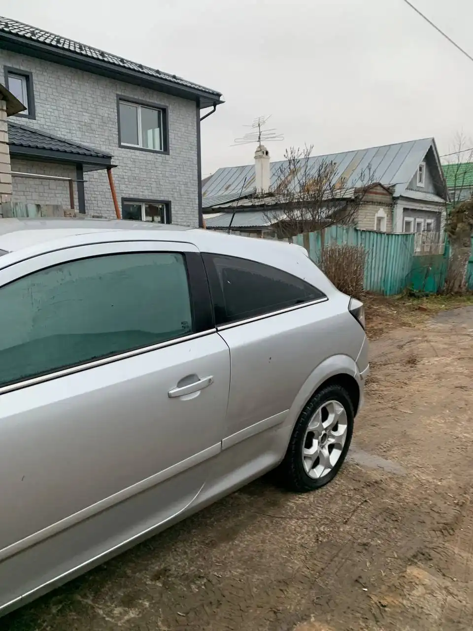 Opel Astra H GTC 2007 года с двигателем после капиталки