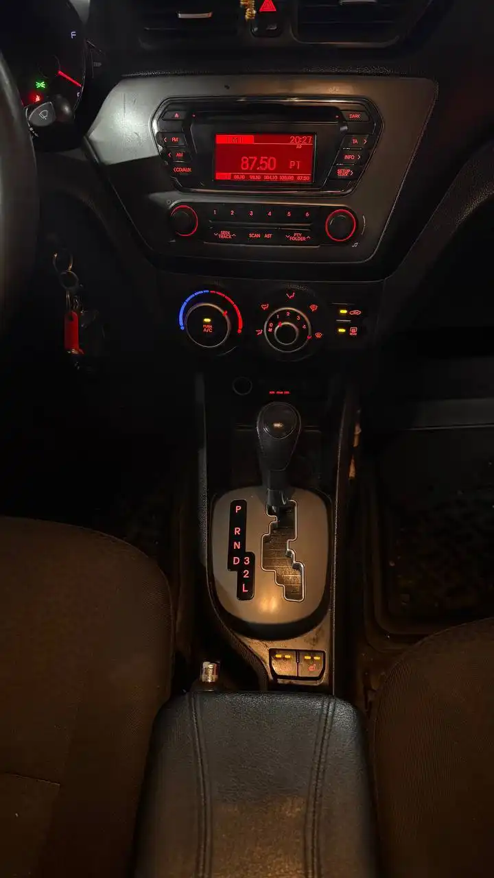 Продам Kia Rio 2013 автомат