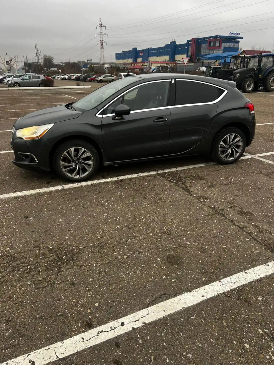 Продажа автомобиля 2013 года в отличном состоянии