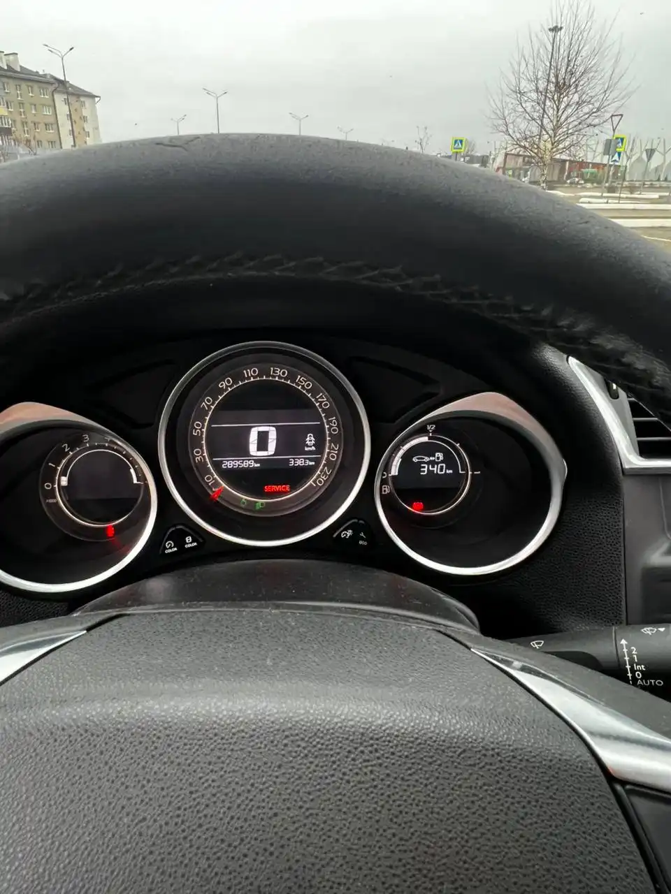 Продажа автомобиля 2013 года в отличном состоянии