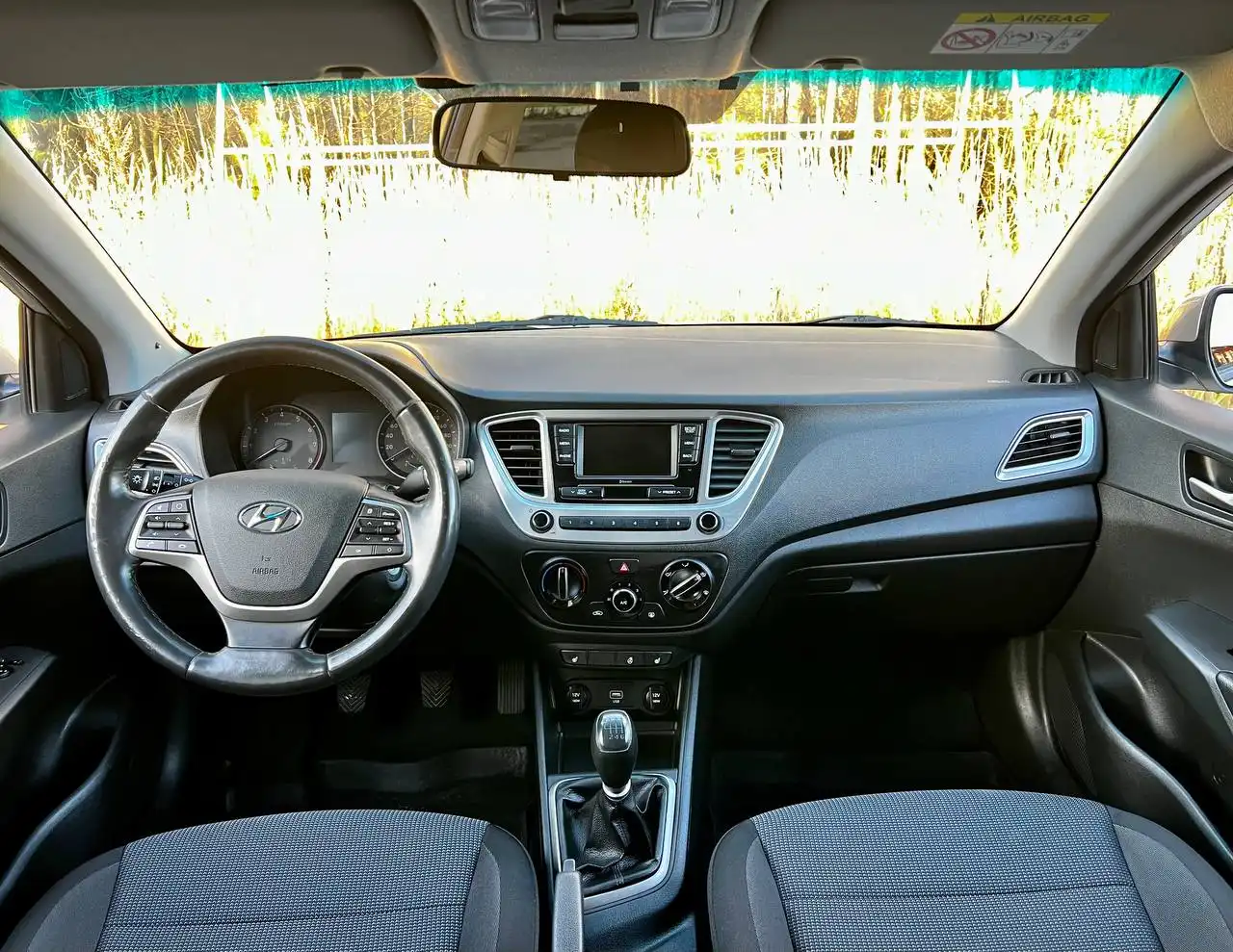 Hyundai Solaris 2019 в отличном состоянии