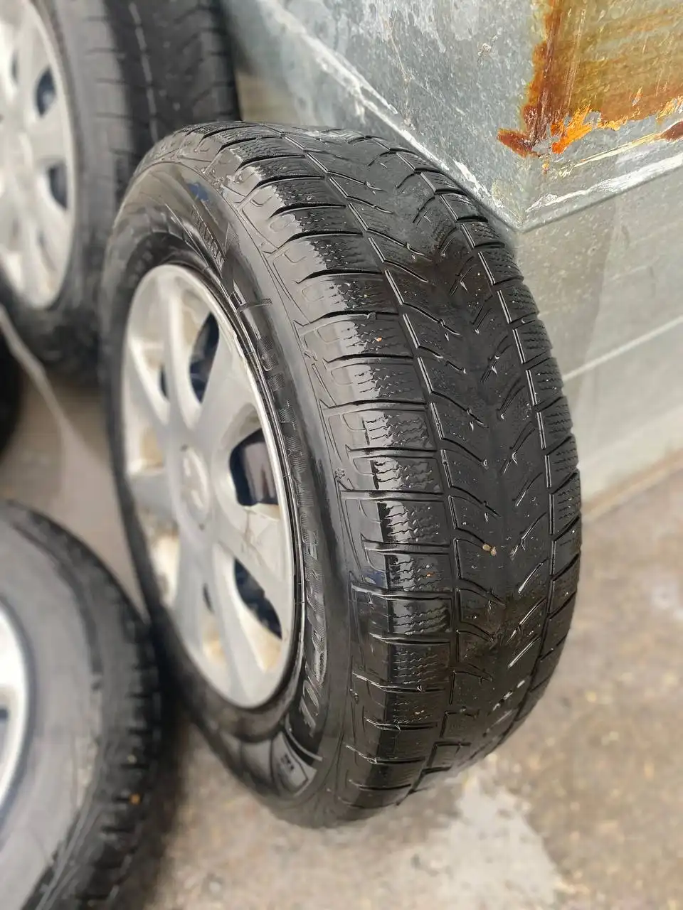 Липучка R16 на штампах для аутлендера