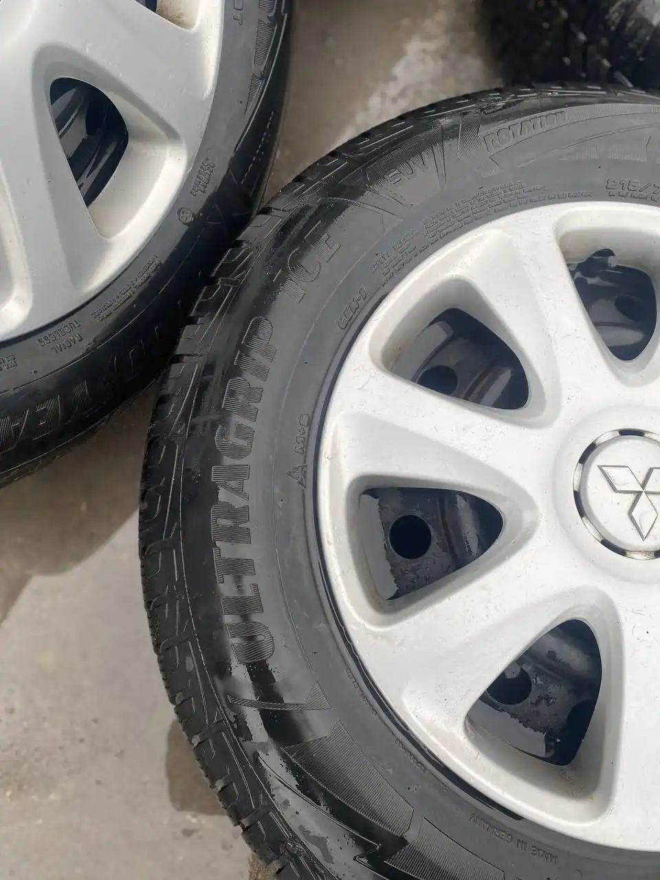 Липучка R16 на штампах для аутлендера