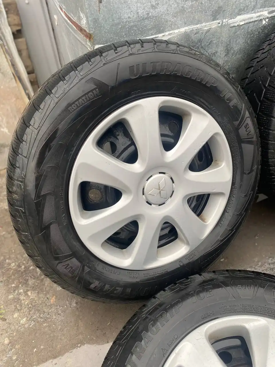 Липучка R16 на штампах для аутлендера