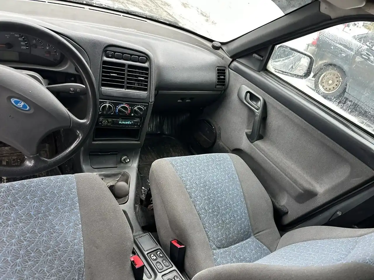 Автомобиль ВАЗ 2112 2006 года в Казани