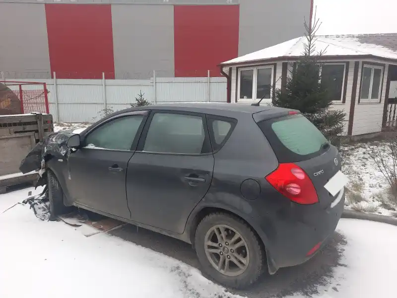 Kia Ceed 2009 г.в. с повреждениями после аварии - Легковые автомобили (Авто) в Подольск
