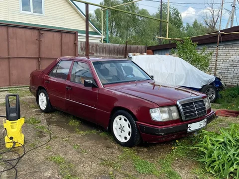 Mercedes-Benz W124 2.0 дизель 1990 года - Грузовики в Казань