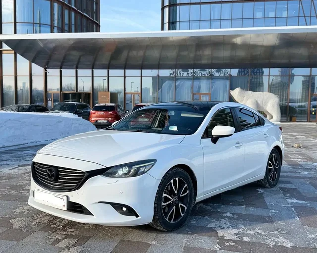 Mazda 6 (GJ) 2015 года, рестайлинг, 2.5 skyactiv, максимальная комплектация - Пикапы в Казань