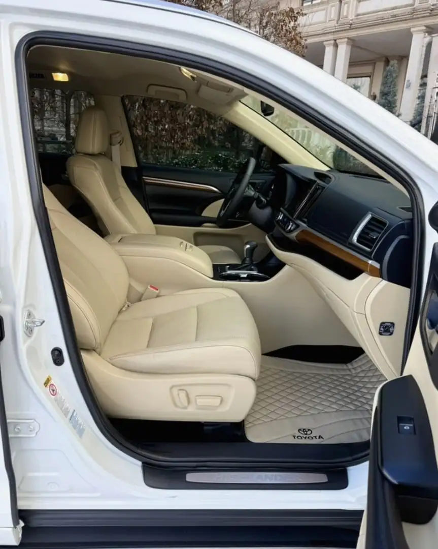 Продажа Toyota Highlander 2019 года - Внедорожники (Авто) в Казань