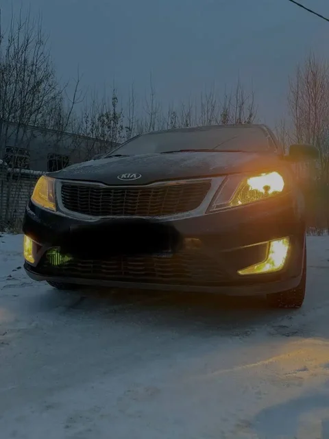 Продажа Kia Rio хэтчбек 2013 года - Легковые автомобили в Казань