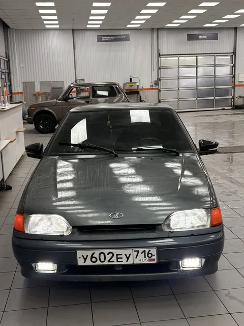 Автомобиль 2010 года с музыкальной системой Bluetooth - Нива в Казань