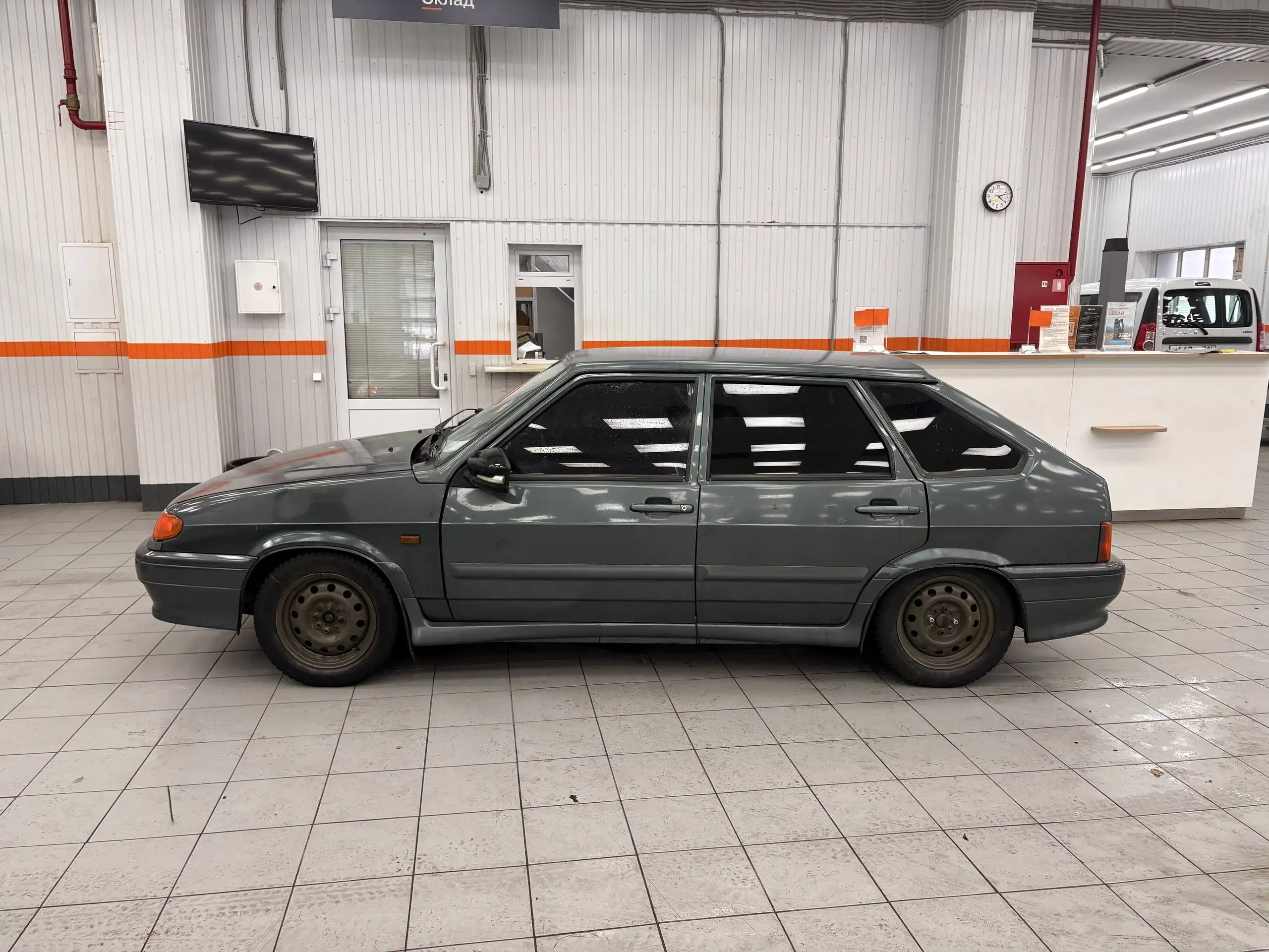 Автомобиль 2010 года с музыкальной системой Bluetooth - Авто в Казань