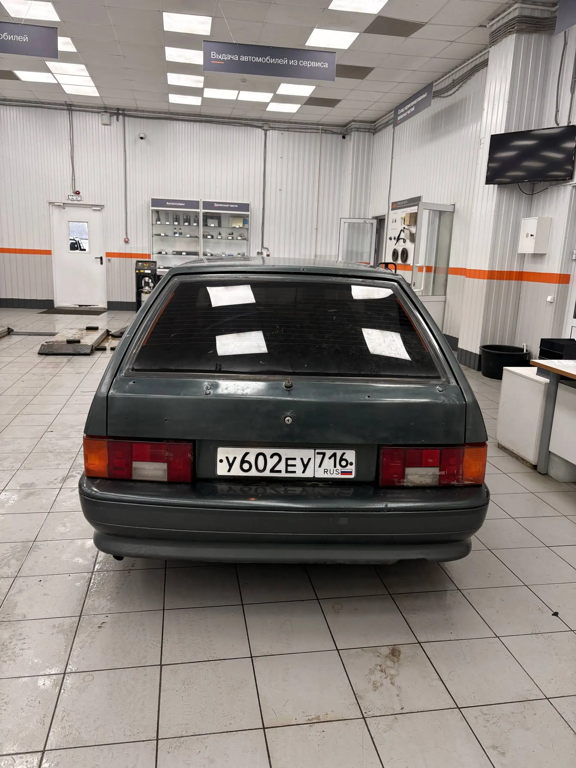 Автомобиль 2010 года с музыкальной системой Bluetooth - Авто в Казань