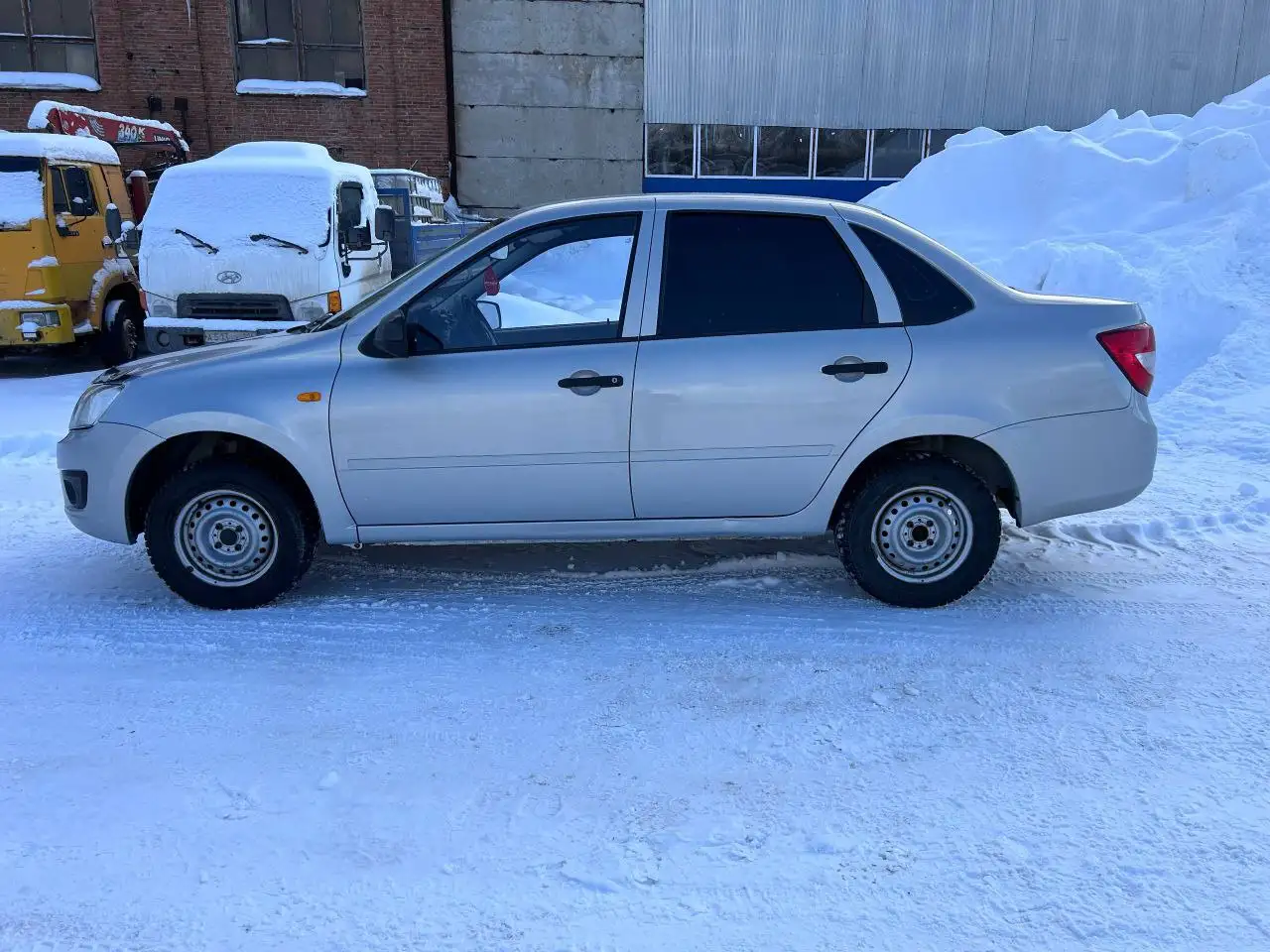 Lada Granta 2015 г.в., 1 хозяин, 215т.км пробега - Легковые автомобили (Авто) в Казань