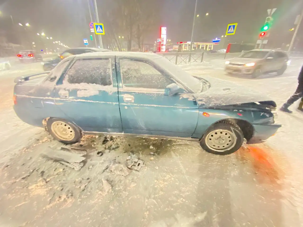 Радиатор на ходу с документами - Автомобильные радиаторы (Запчасти) в Казань