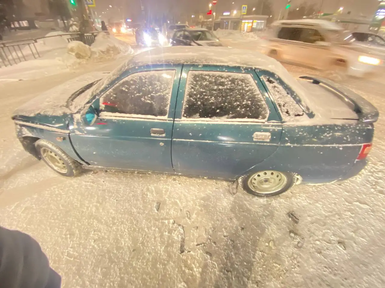 Радиатор на ходу с документами - Автомобильные радиаторы (Запчасти) в Казань