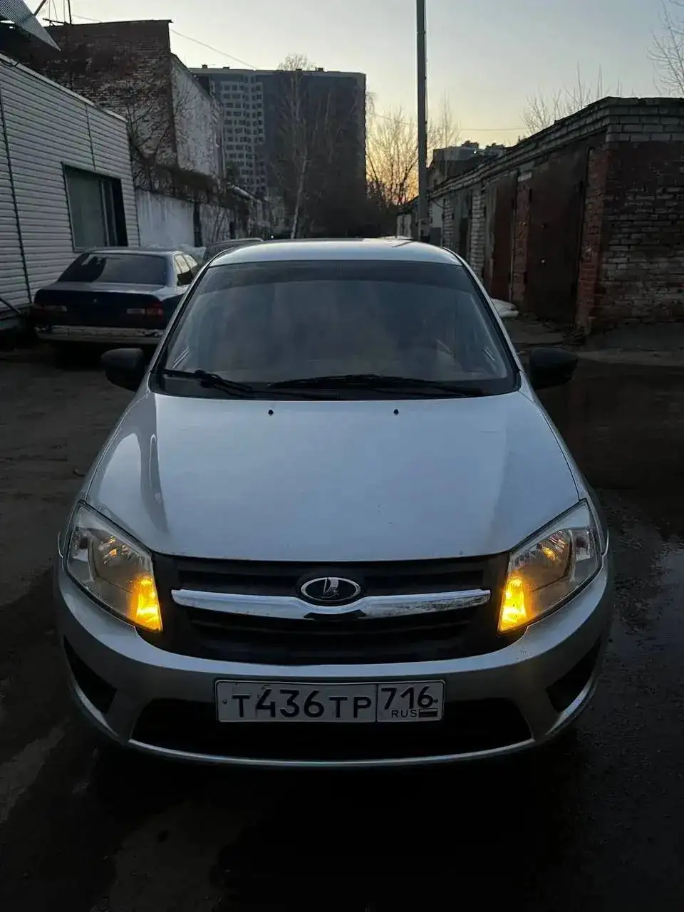 Продам Lada Granta лифтбек 2015 года - Легковые автомобили (Авто) в Казань
