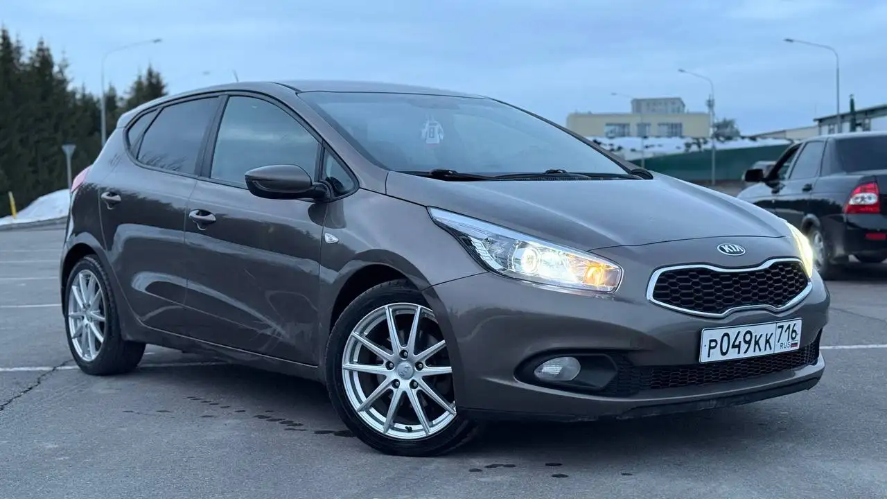 Продажа автомобиля Сиид 2013 года - Авто в Казань