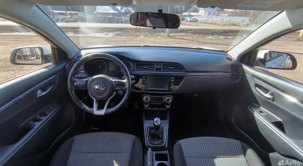 Продажа Kia Rio 2018 года в комплектации Luxe - Авто в Казань