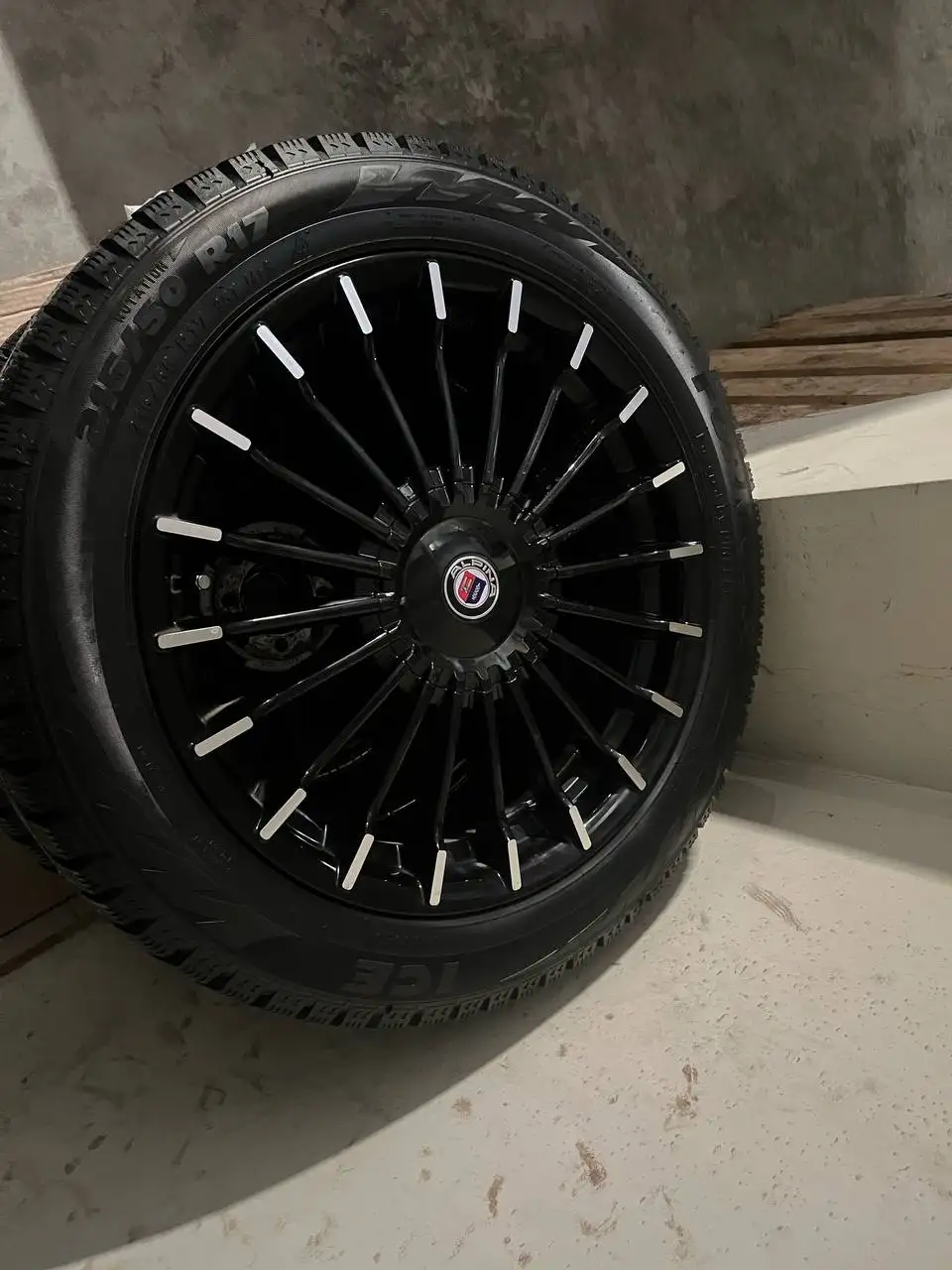 Продажа дисков Альпина и шин Pirelli Formula Ice/Powergy - Запчасти (Авто) в Казань