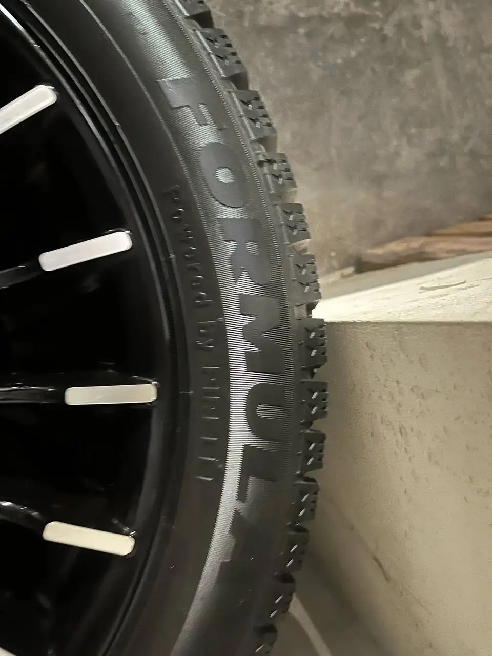 Продажа дисков Альпина и шин Pirelli Formula Ice/Powergy - Запчасти (Авто) в Казань