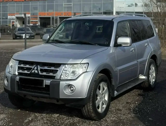 Продажа Mitsubishi Pajero 4 2008 года - Автомобили с пробегом в Казань