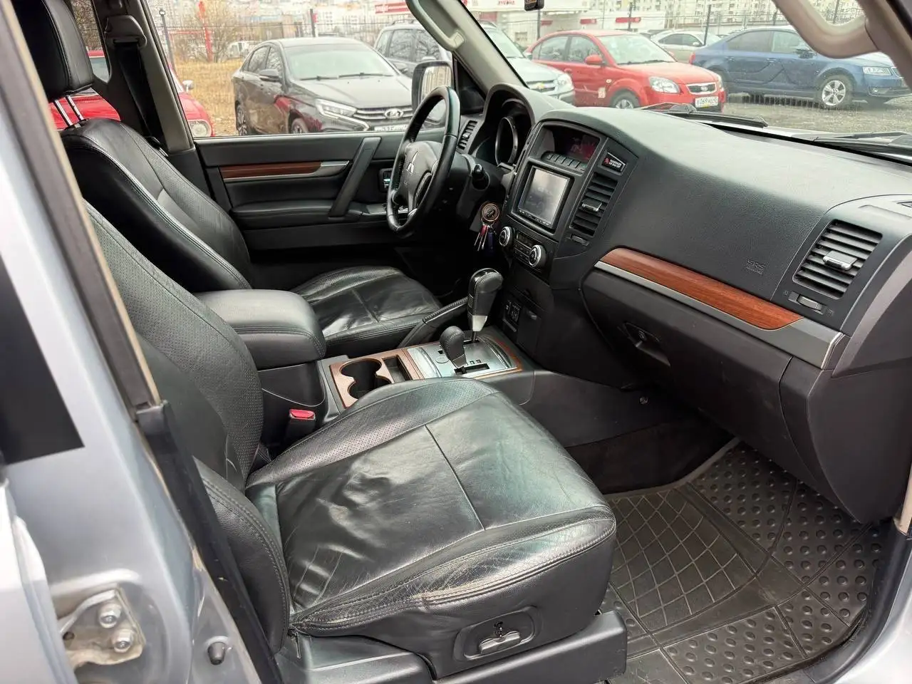 Продажа Mitsubishi Pajero 4 2008 года - Внедорожник (Авто) в Казань