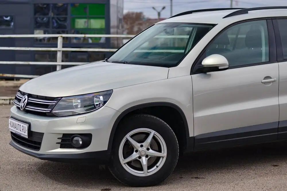 Volkswagen Tiguan 2013 - Легковые автомобили (Авто) в Канаш