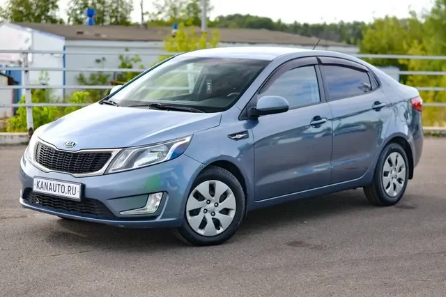 Kia Rio 2013 с автоматом - Легковые авто в Канаш