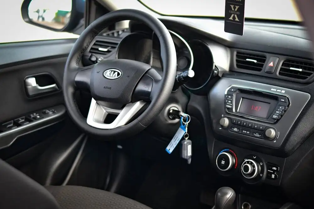 Kia Rio 2013 с автоматом - Легковые авто (Авто) в Канаш