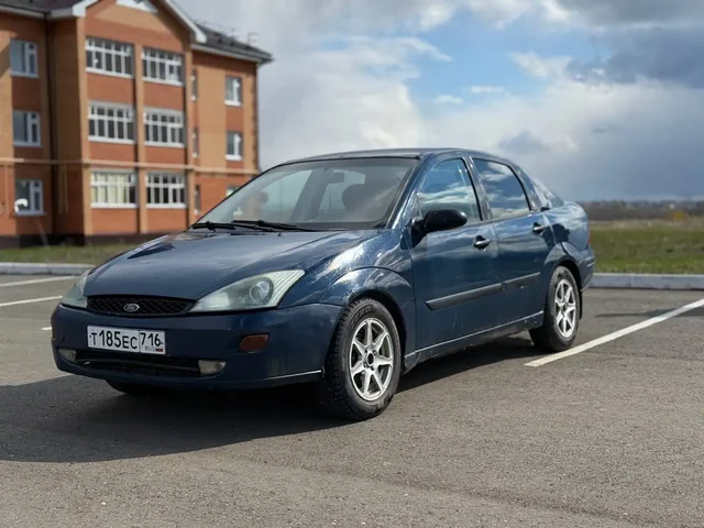 Ford Focus 2001 - Легковые авто в Заинск