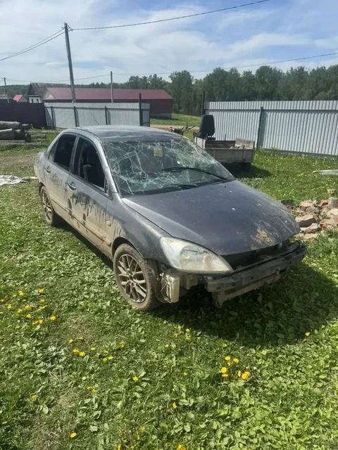 Автомобиль на полном ходу - Запчасти и автосервис в Казань