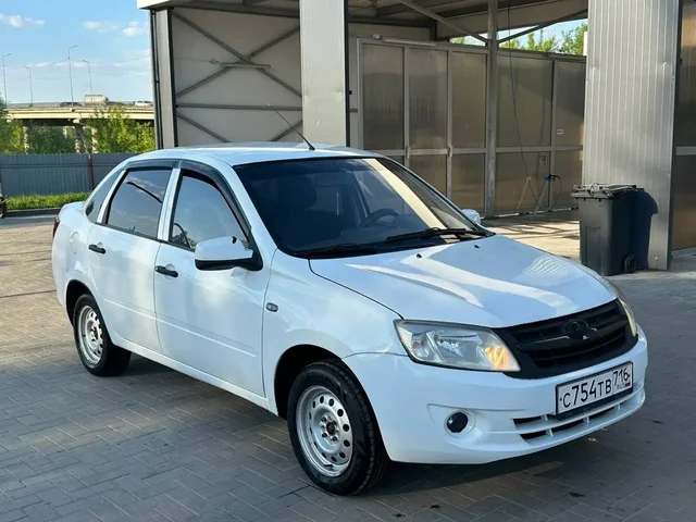 Продам Lada Granta 2014 - Chevrolet Cobalt в Казань
