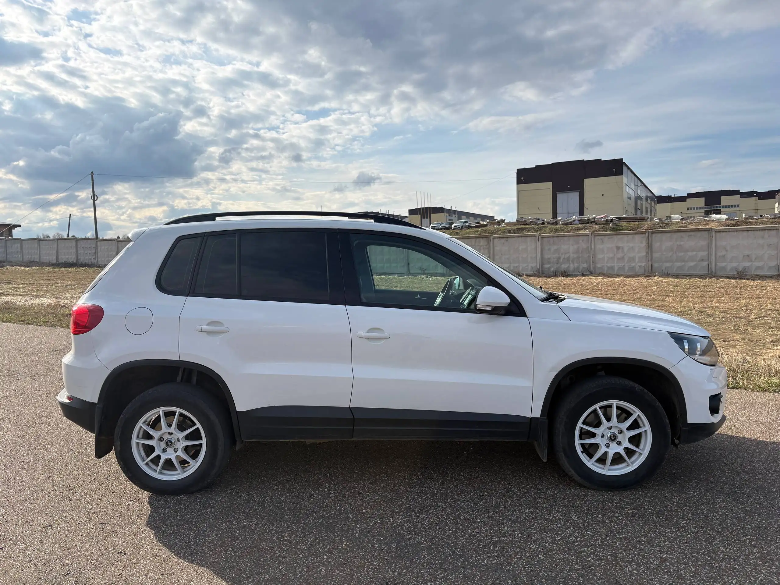 Volkswagen Tiguan 2011 1.4 МКПП - Легковые автомобили (Авто) в Казань