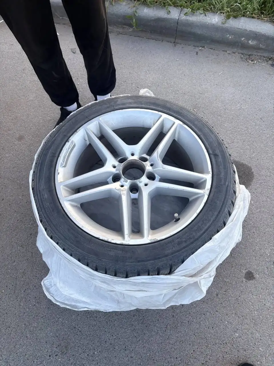 Продам зимнюю резину - Шины и диски (Авто) в Казань
