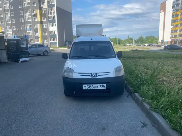Renault Logan 2011 года в работе - SUV в Казань