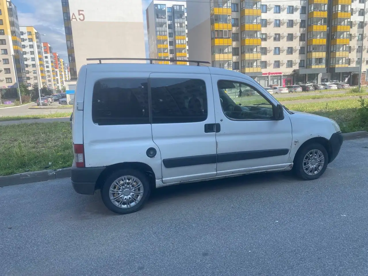 Renault Logan 2011 года в работе - Легковые автомобили (Авто) в Казань