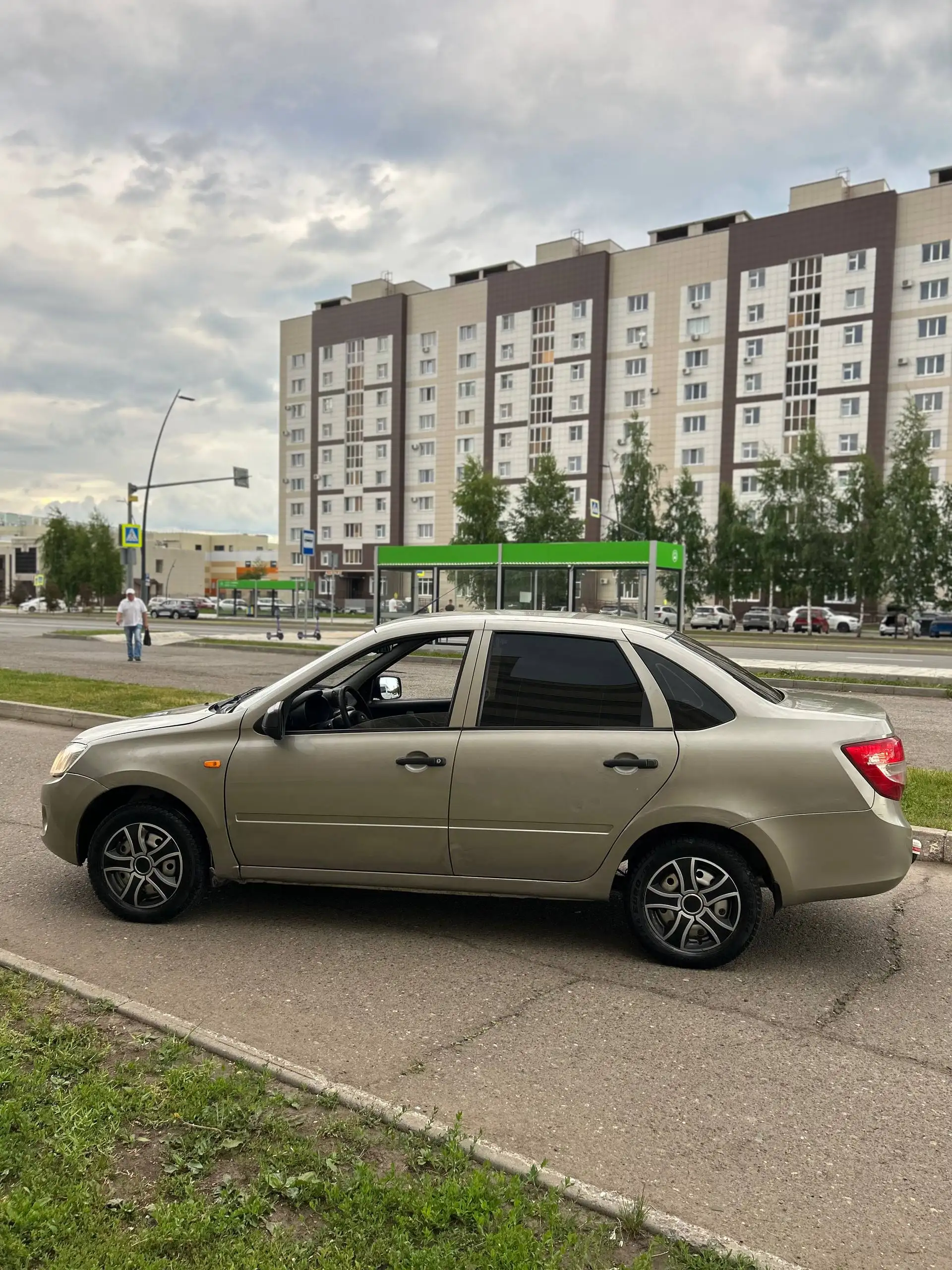 Продам Ладу Гранту 2012 года - Легковые автомобили (Авто) в Нижнекамск