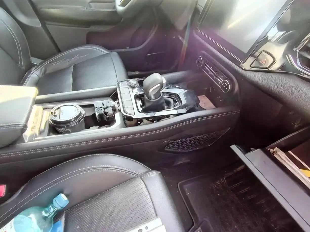 Chery Tiggo 4 2022 1.5 CVT с пробегом 116000 км, битый - Авто в Санкт-Петербург
