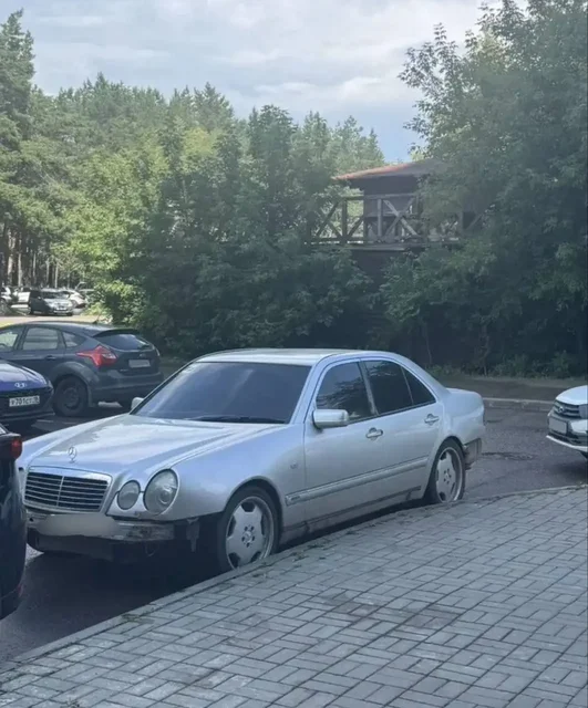Mercedes W210 Лупатый 1998 - Легковые автомобили в Набережные Челны