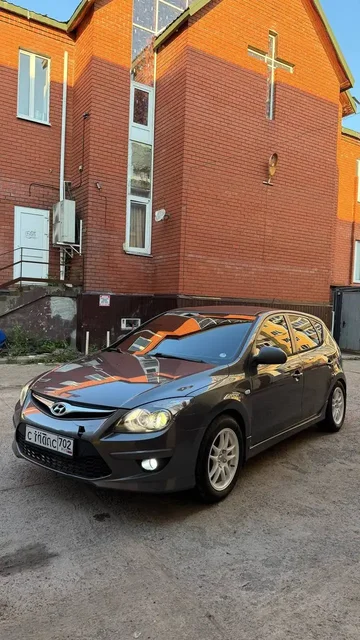 Hyundai i30 2011 г.в. - Volkswagen Polo в Казань