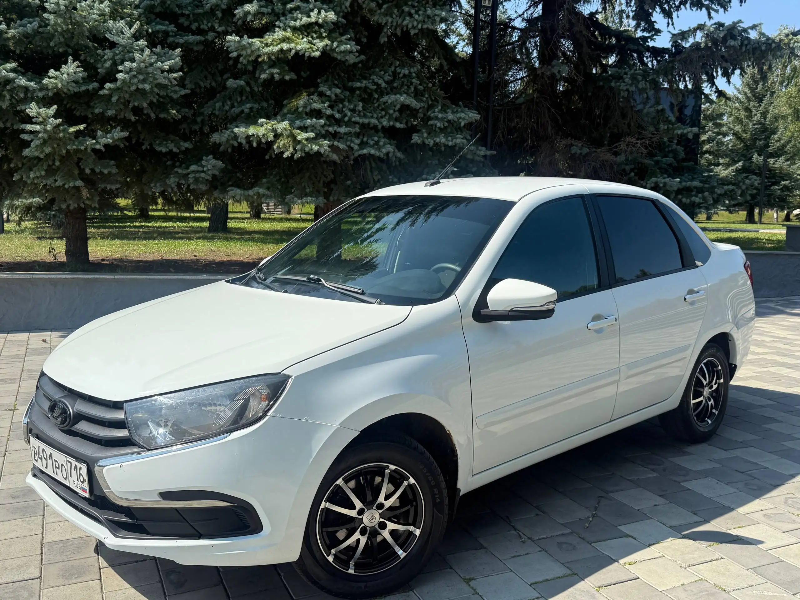 Лада Гранта 2019 - Легковые автомобили (Авто) в Нижнекамск