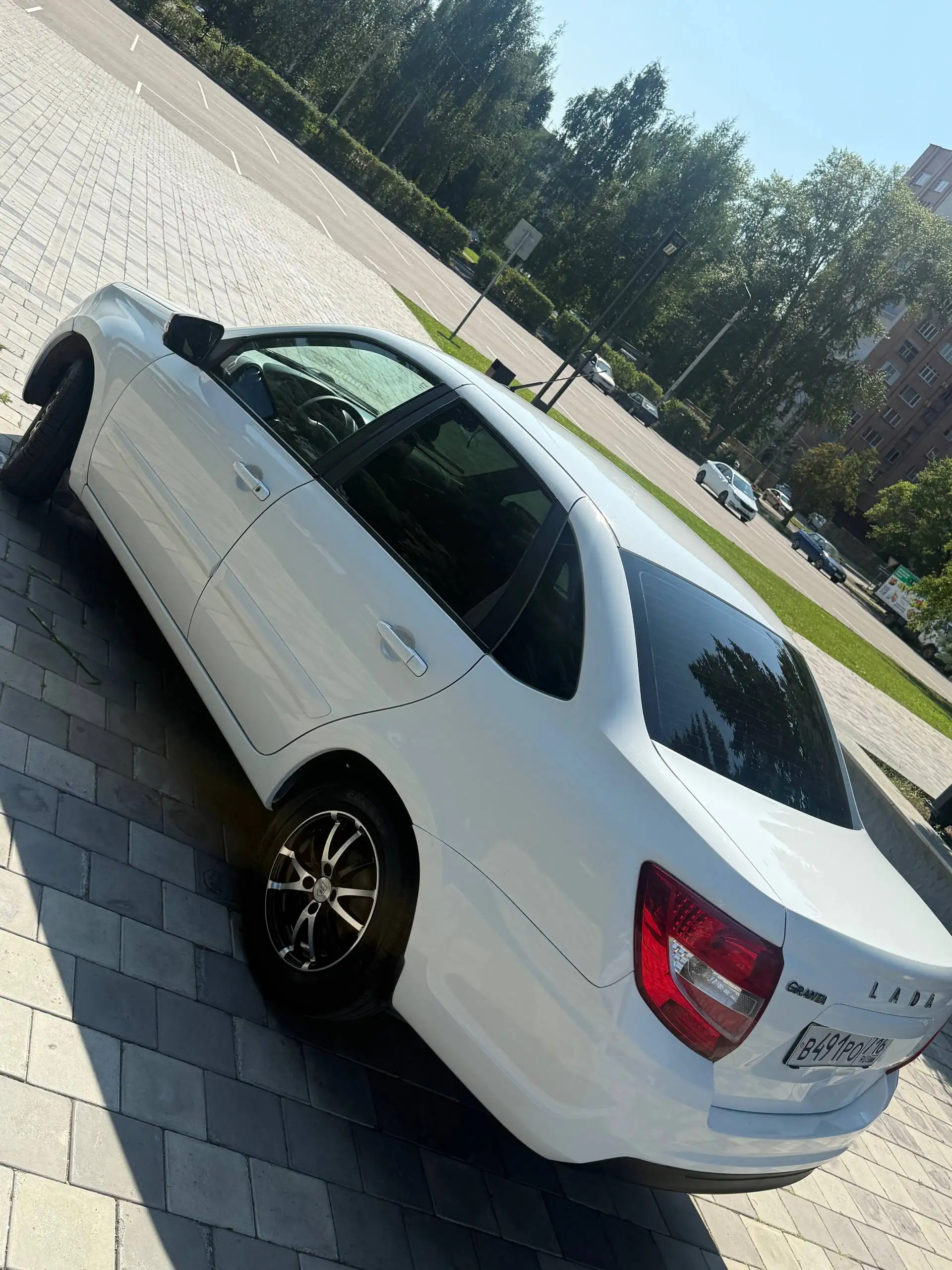 Лада Гранта 2019 - Легковые автомобили (Авто) в Нижнекамск