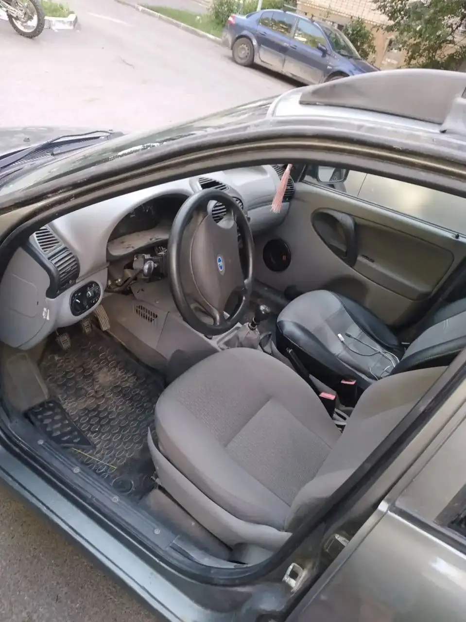 Лада Калина 2012, 1.6 8-кл ЭУР - Легковые автомобили (Авто) в Казань