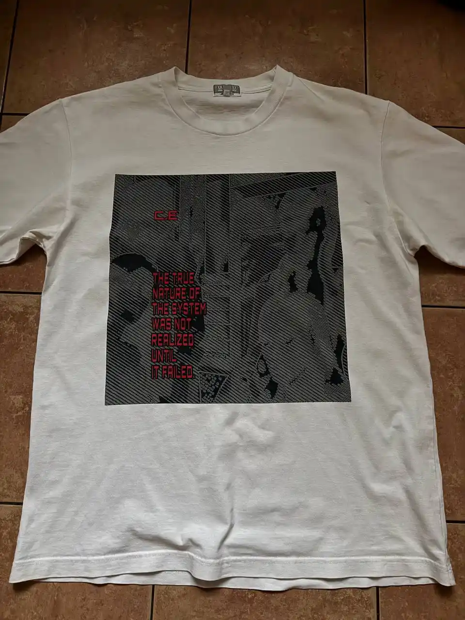 Продажа брендовых джинсов и футболок