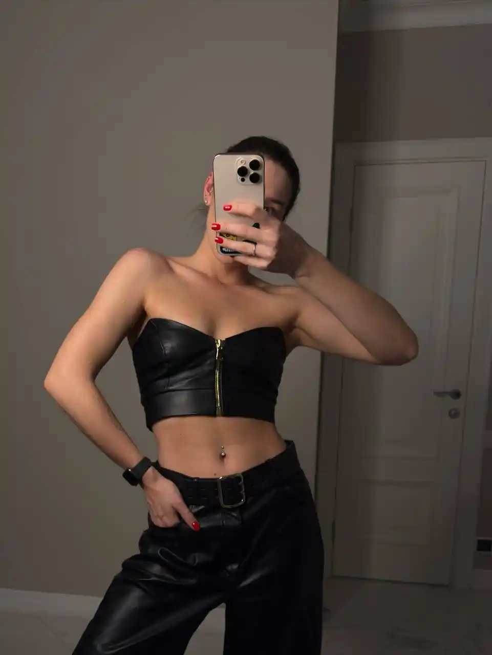 Топ и брюки из итальянской веган кожи