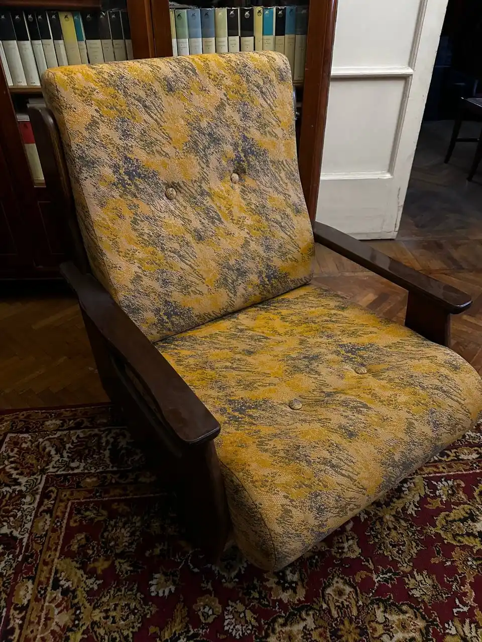 Диван и два кресла