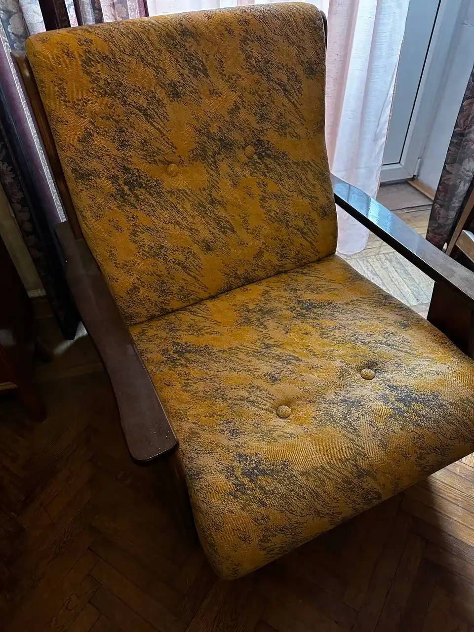 Диван и два кресла