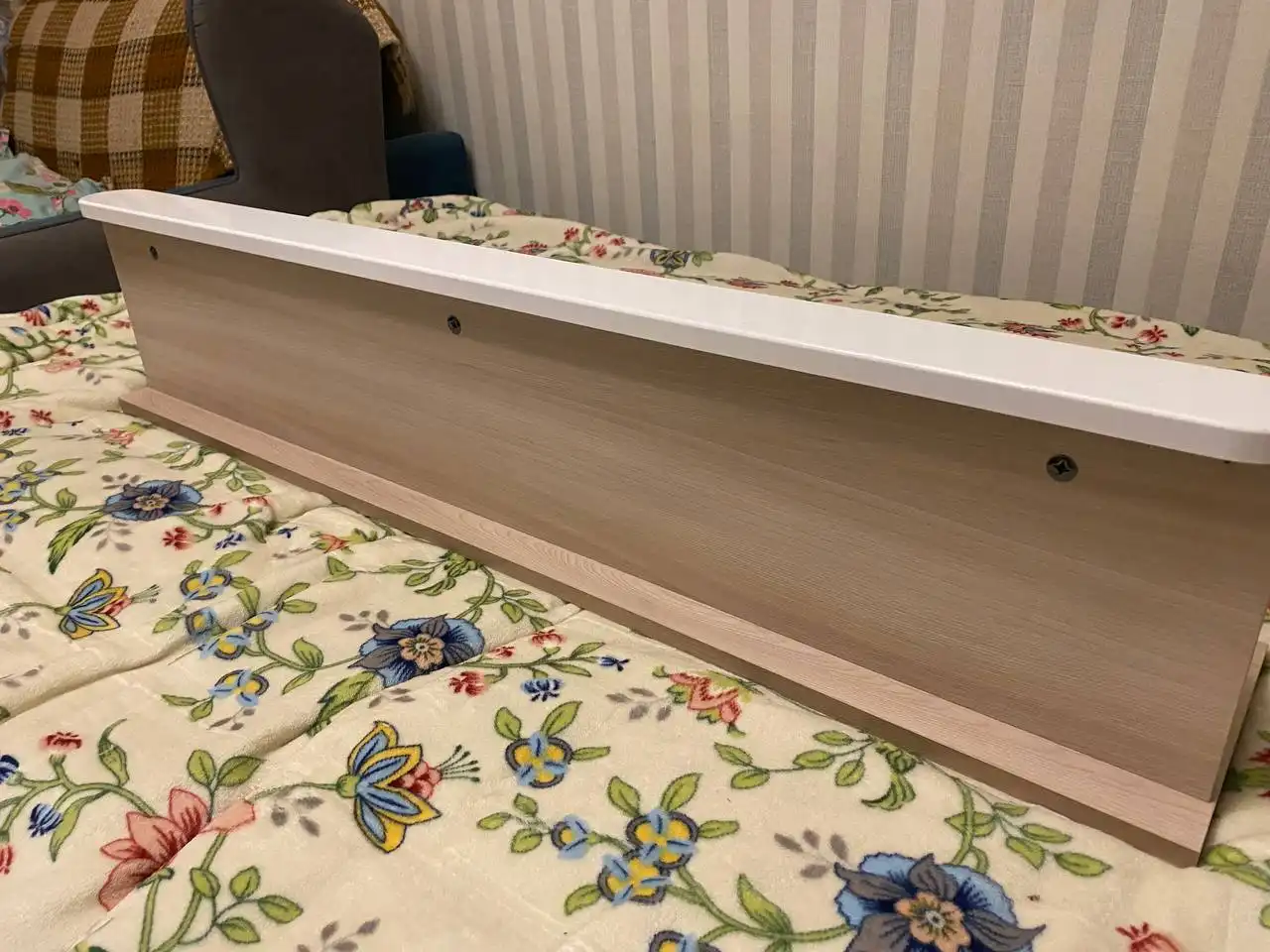 Полка новая с дефектами